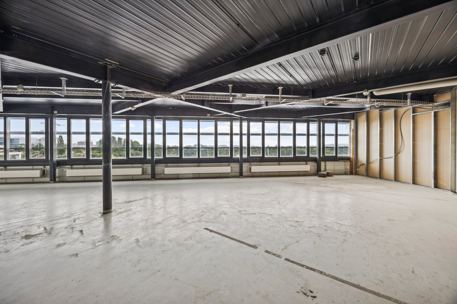 410m² commercial