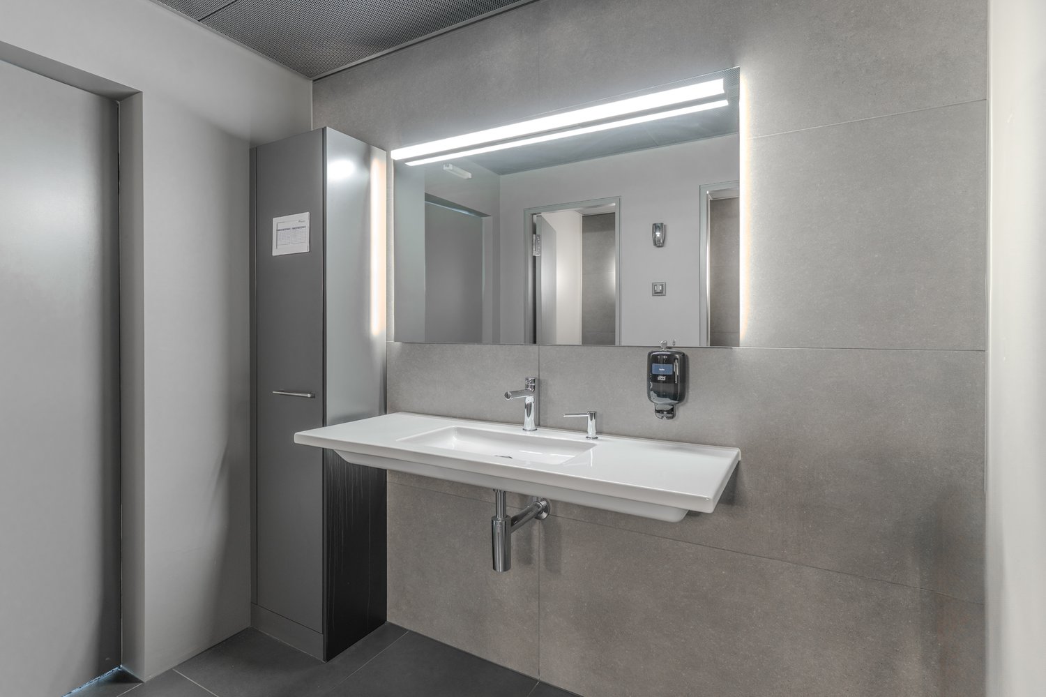 768m² bureau