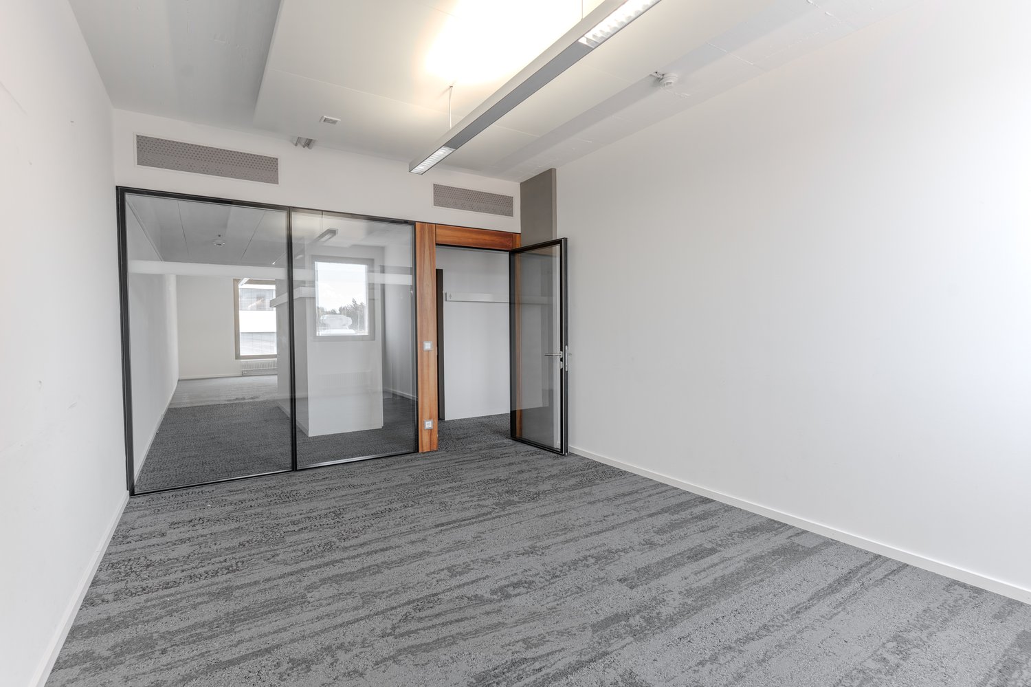 768m² bureau