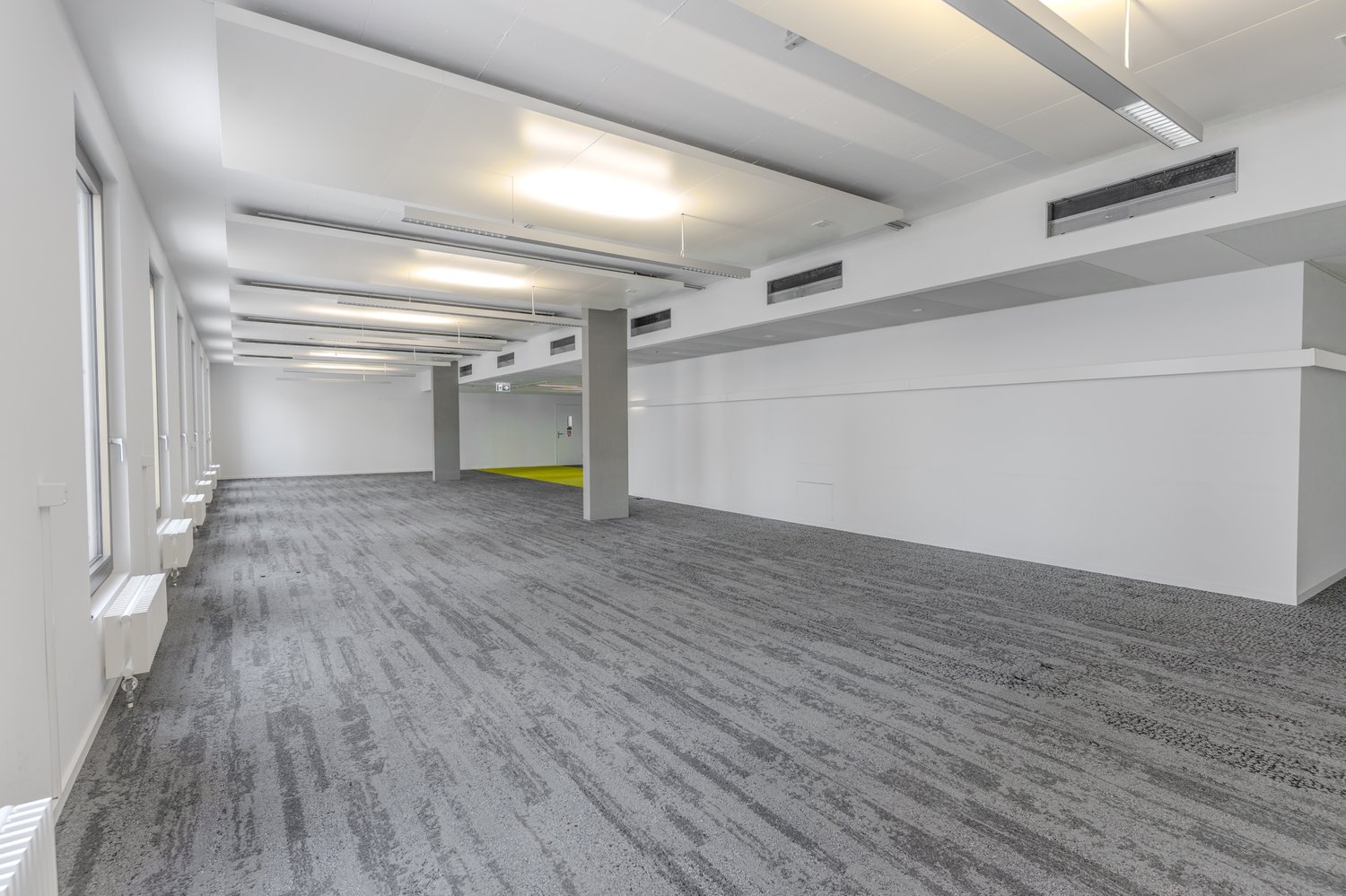 768m² bureau