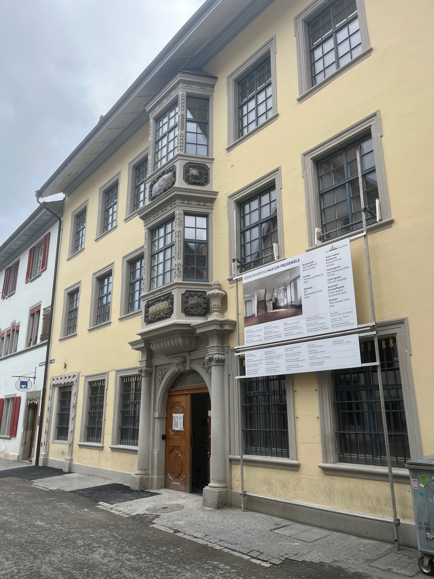 177m² office