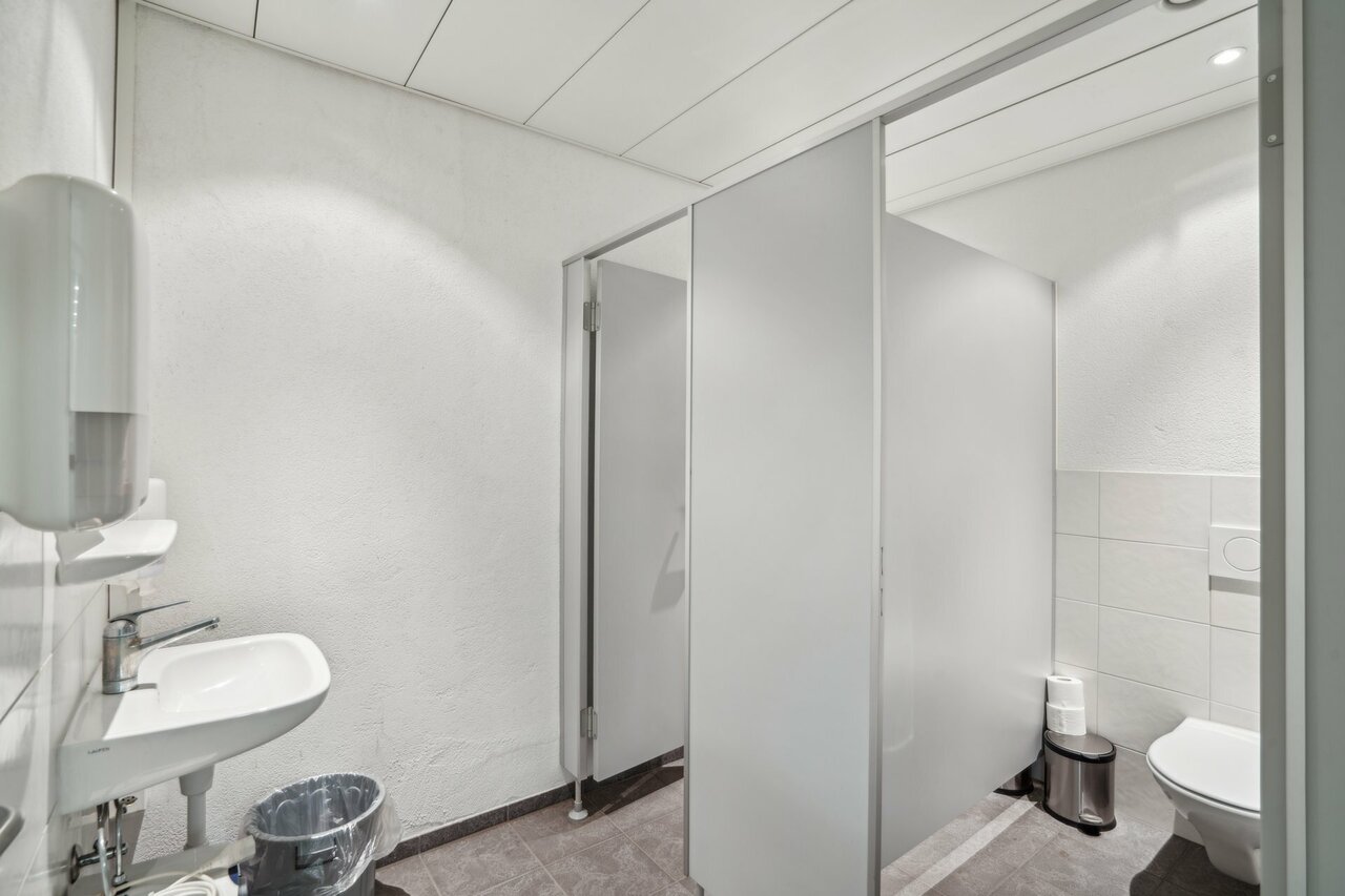 194m² commercial