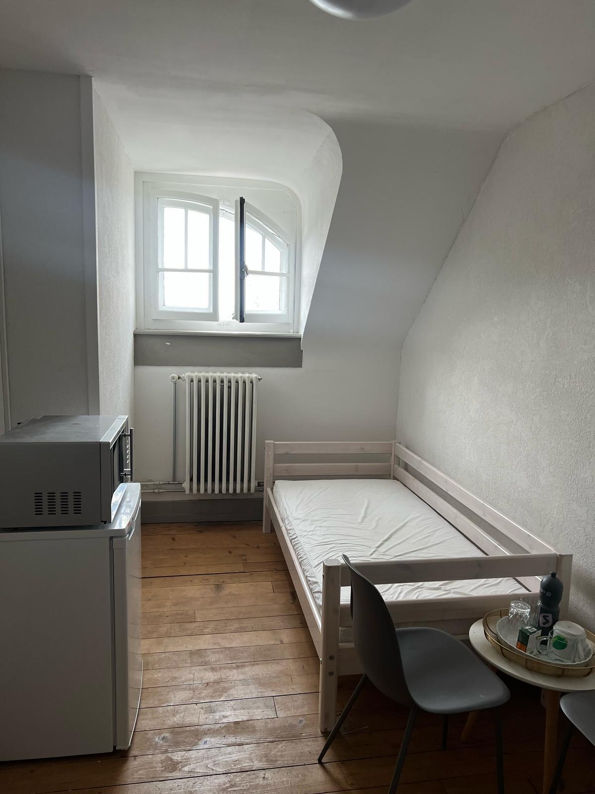 2 room single room