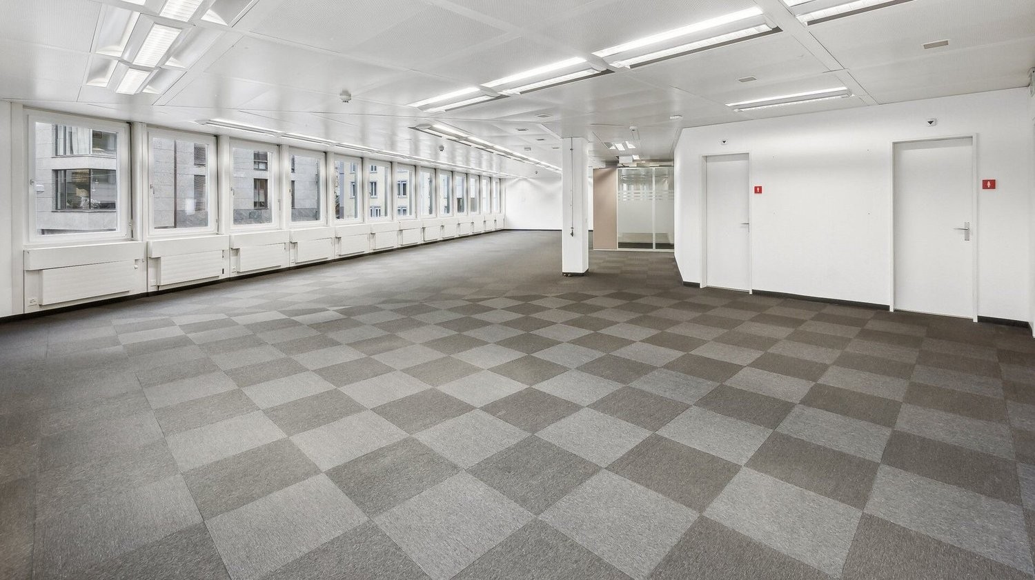 371m² office, photo 4 of 10