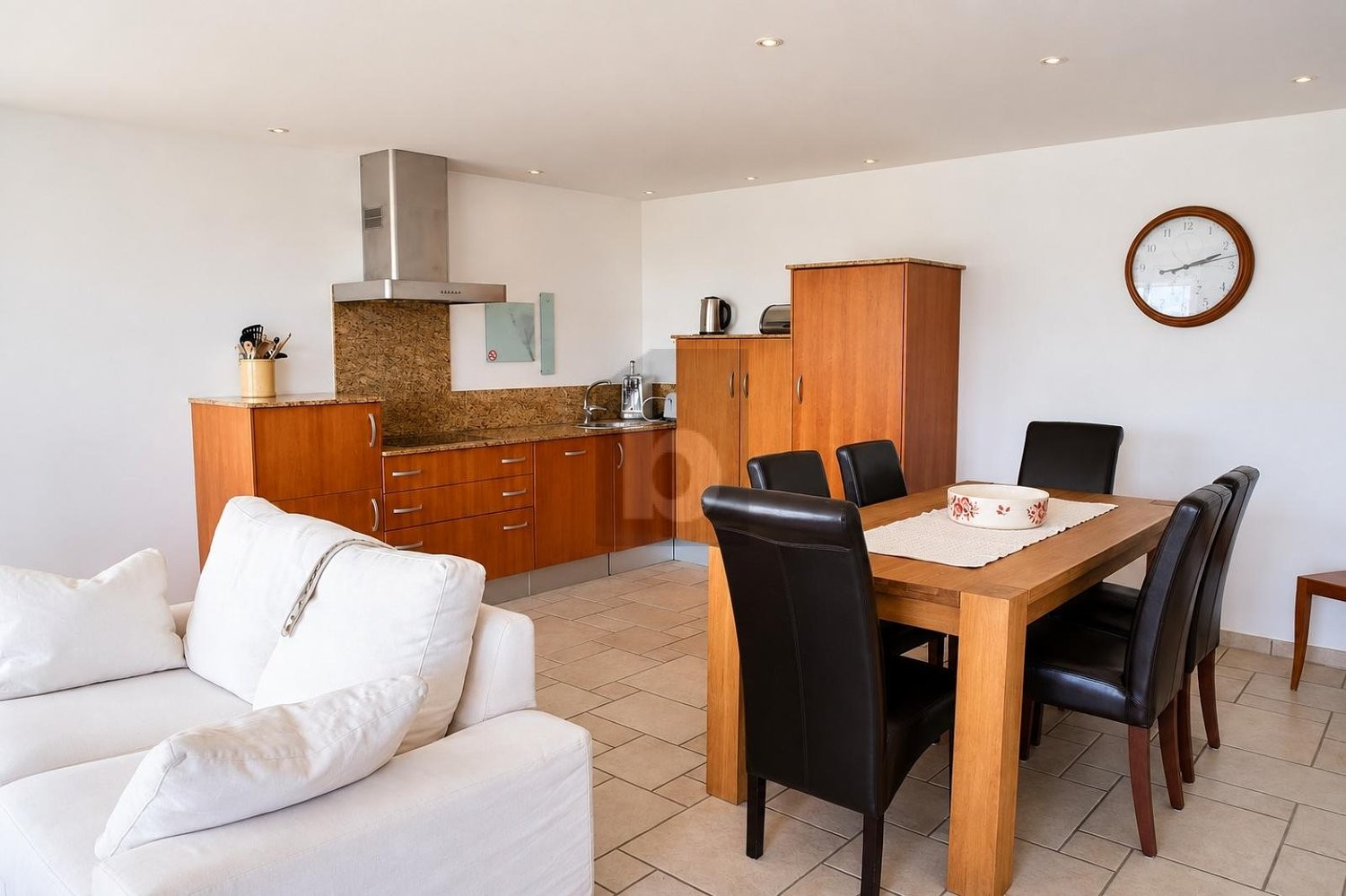 8 ½ rooms farm house