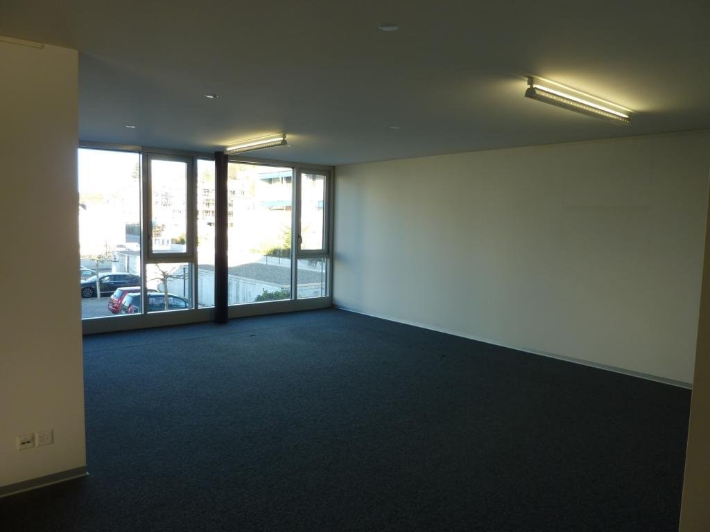 112m² commercial
