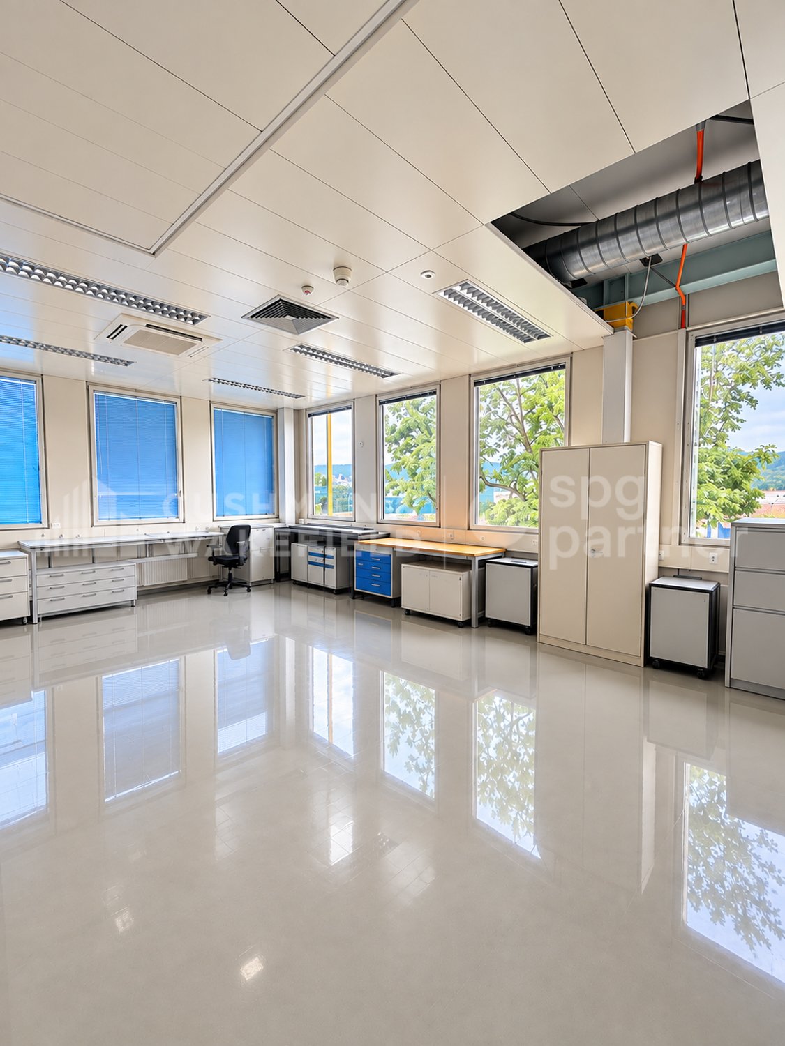 1000m² laboratory