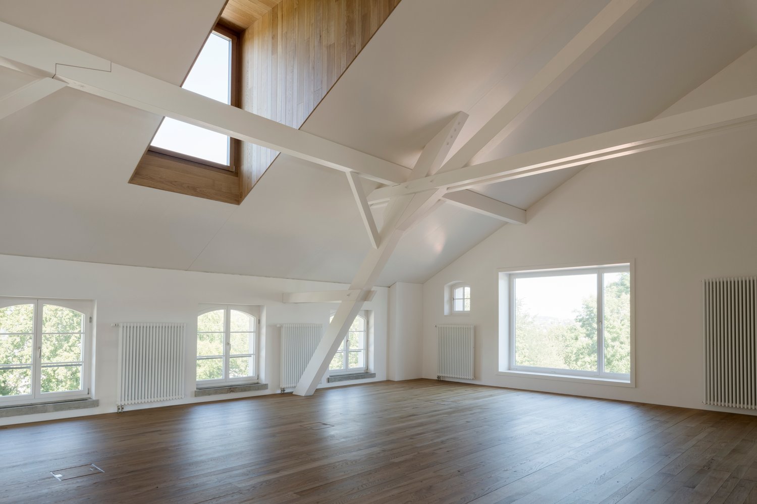 777m² office, photo 2 of 9