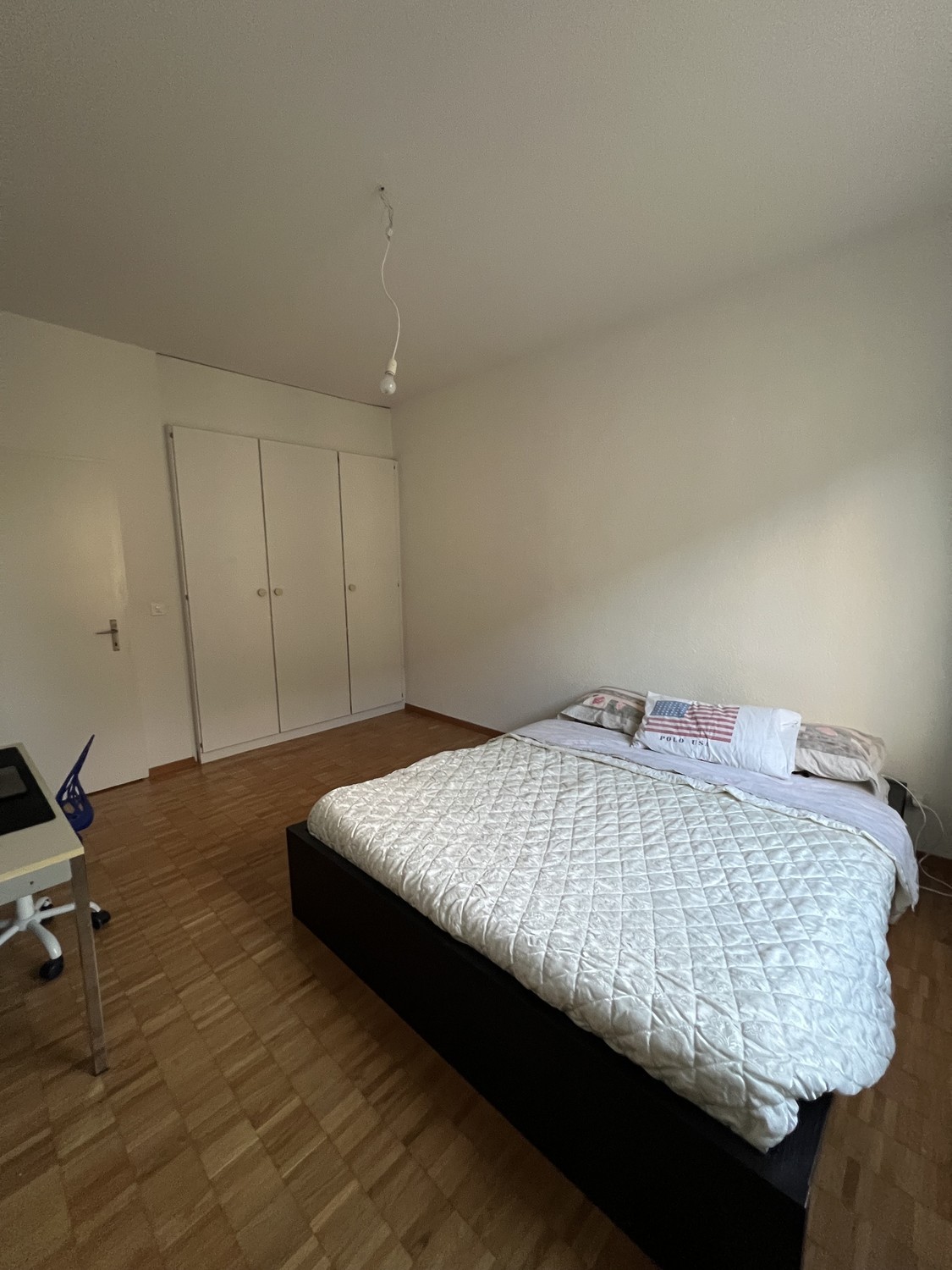 Chambre dans un appartement partagé