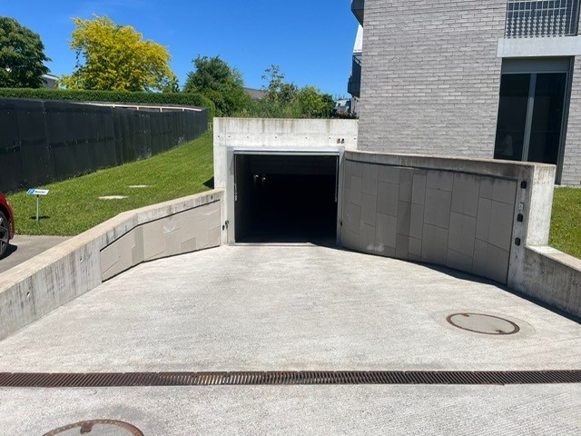 Underground slot, photo 2 of 2