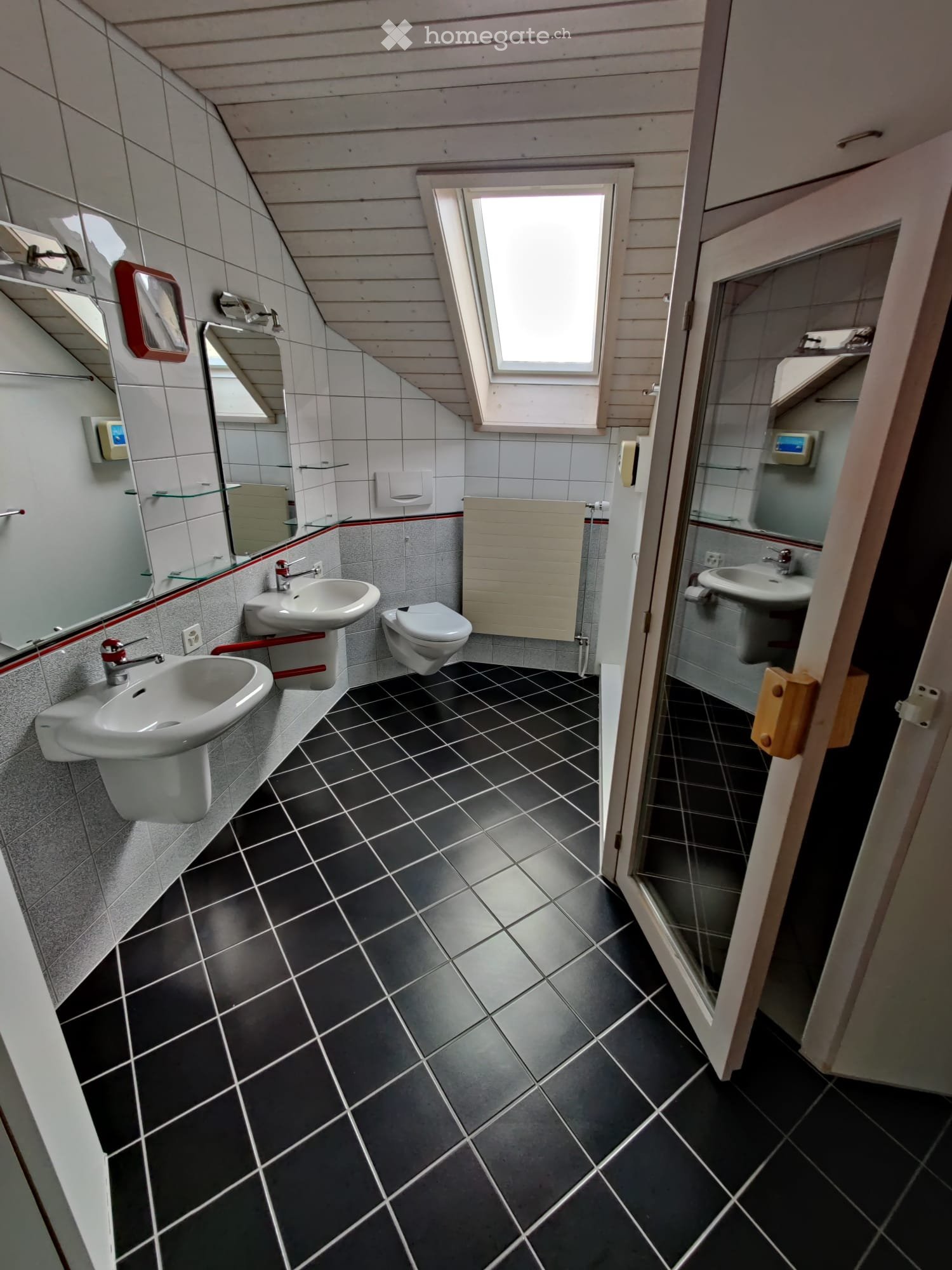 5 rooms apartment