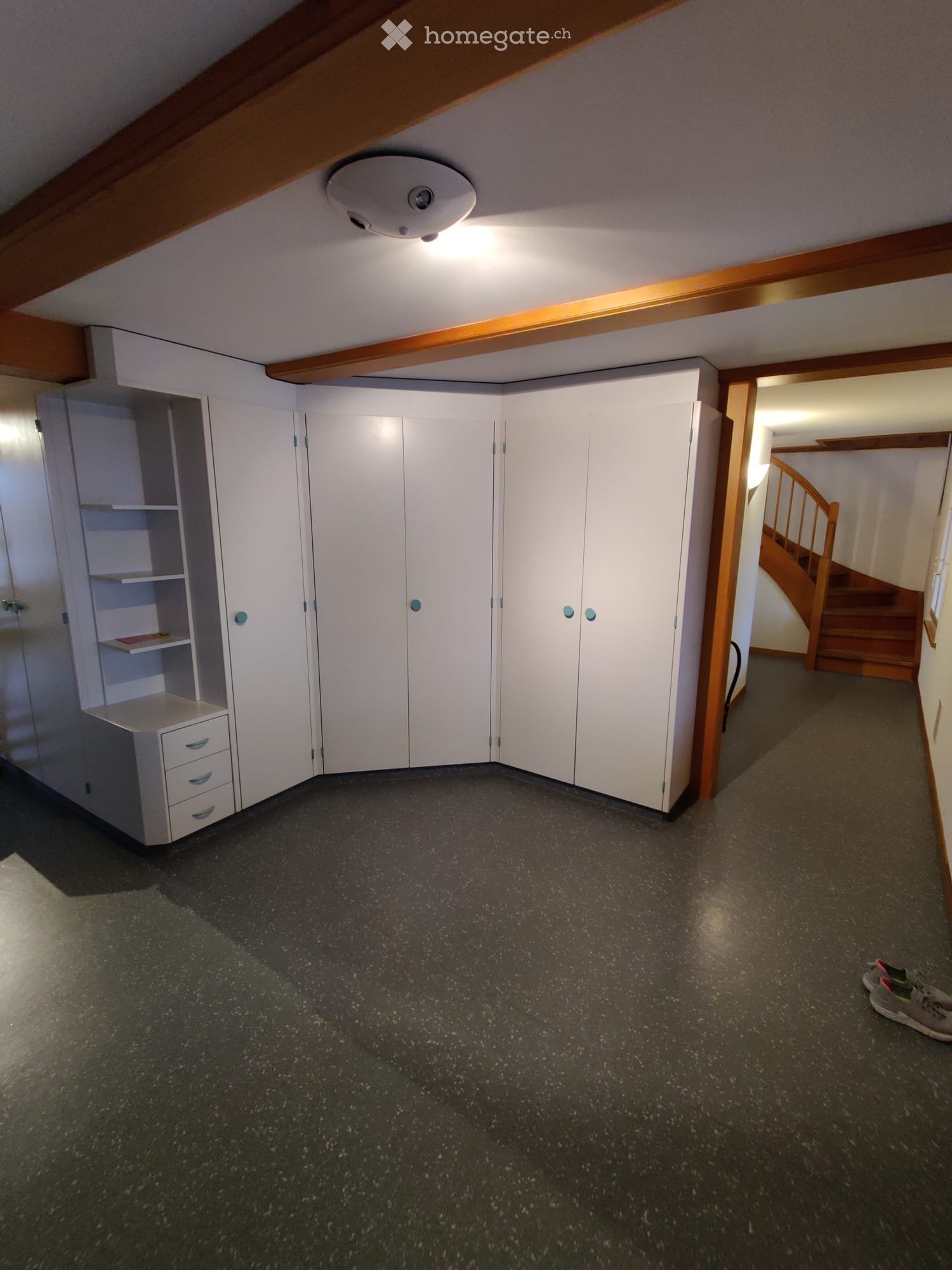 5 rooms apartment
