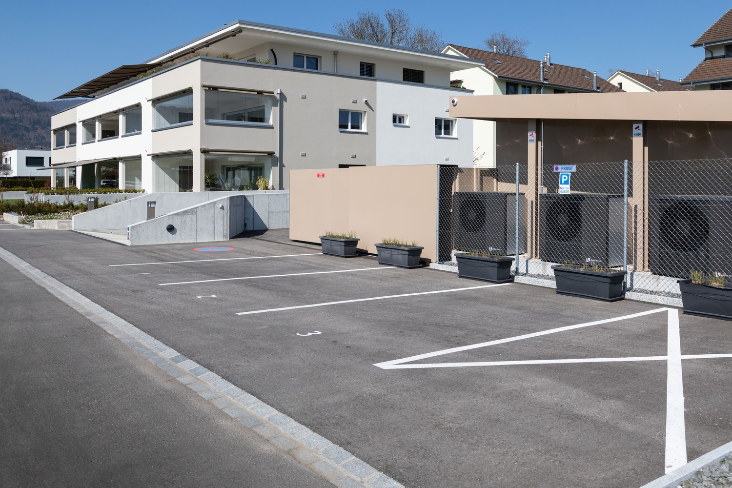 16-16m² commercial