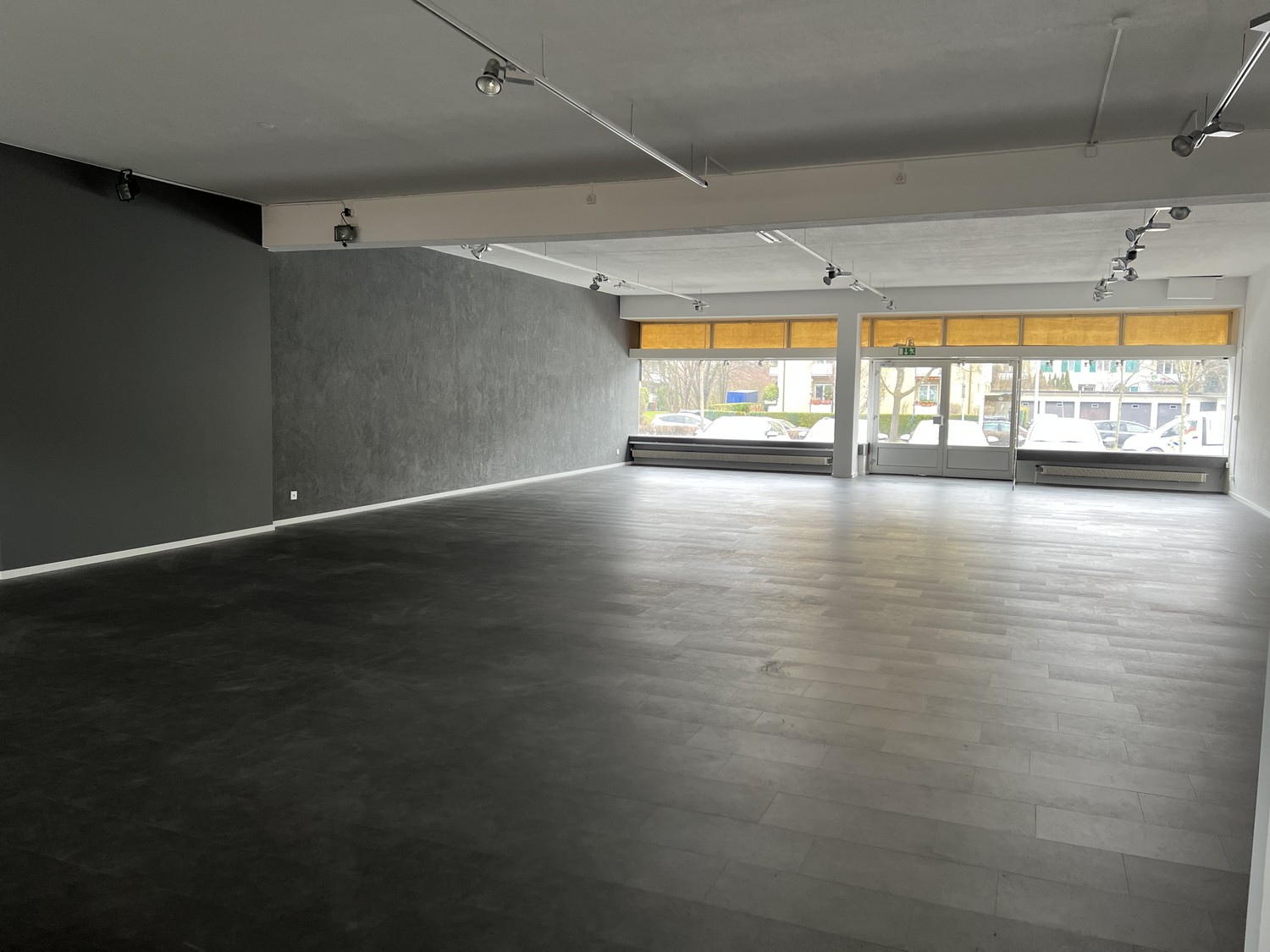 253m² shop, photo 3 sur 8