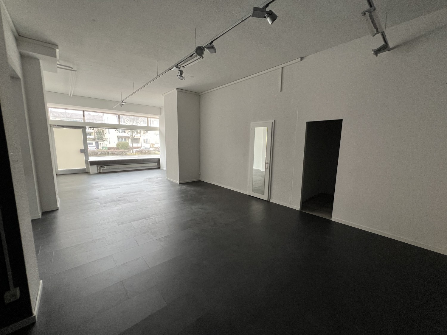 253m² shop, photo 5 sur 8