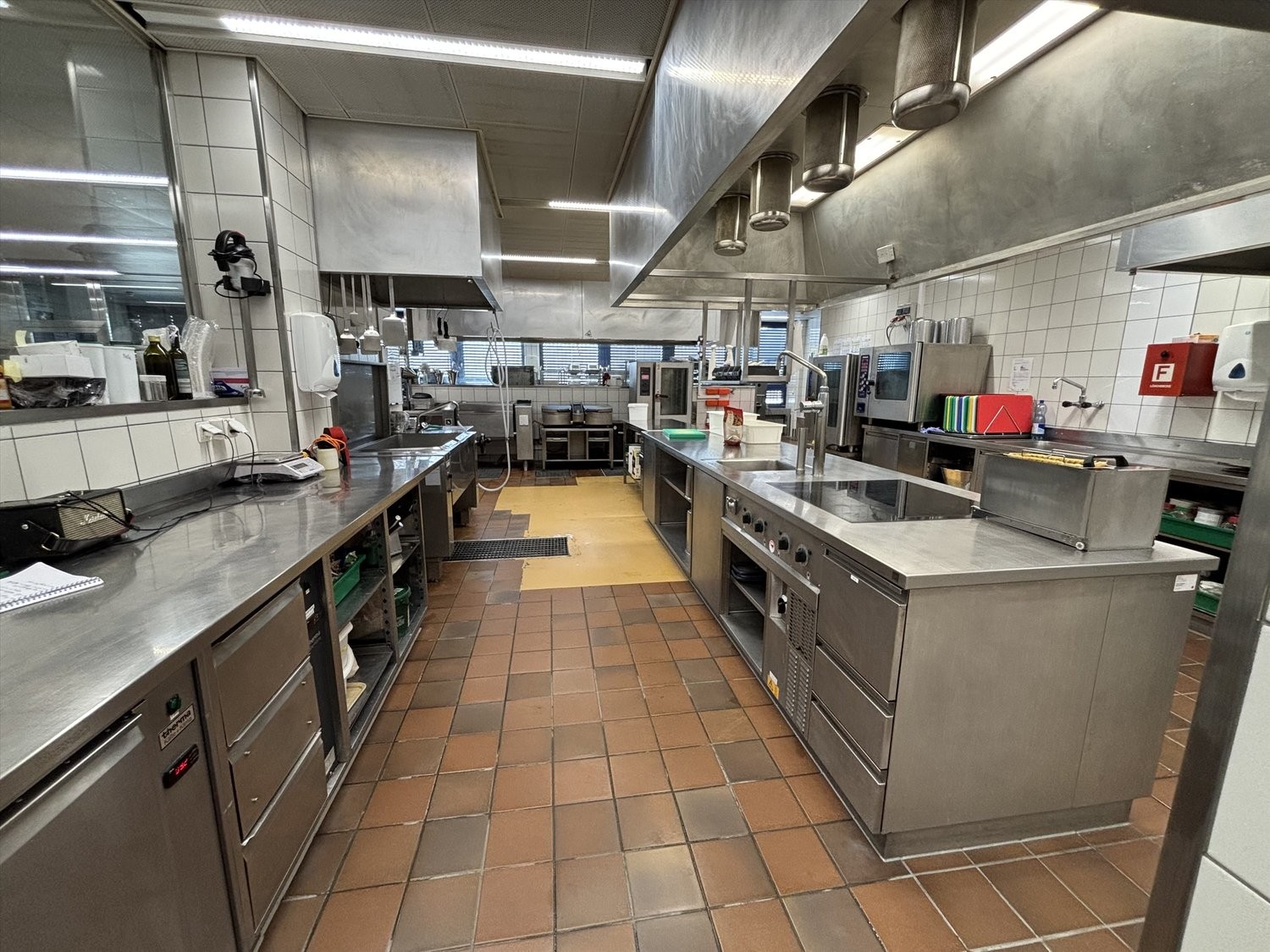 800m² restaurant, photo 5 of 8