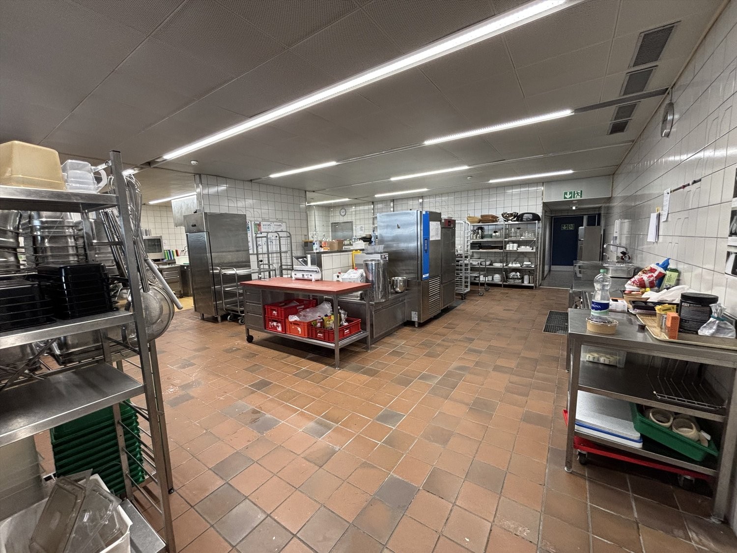 800m² restaurant, photo 4 of 8