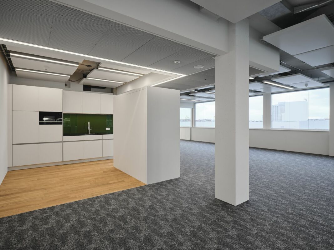 200m² office, photo 7 of 10