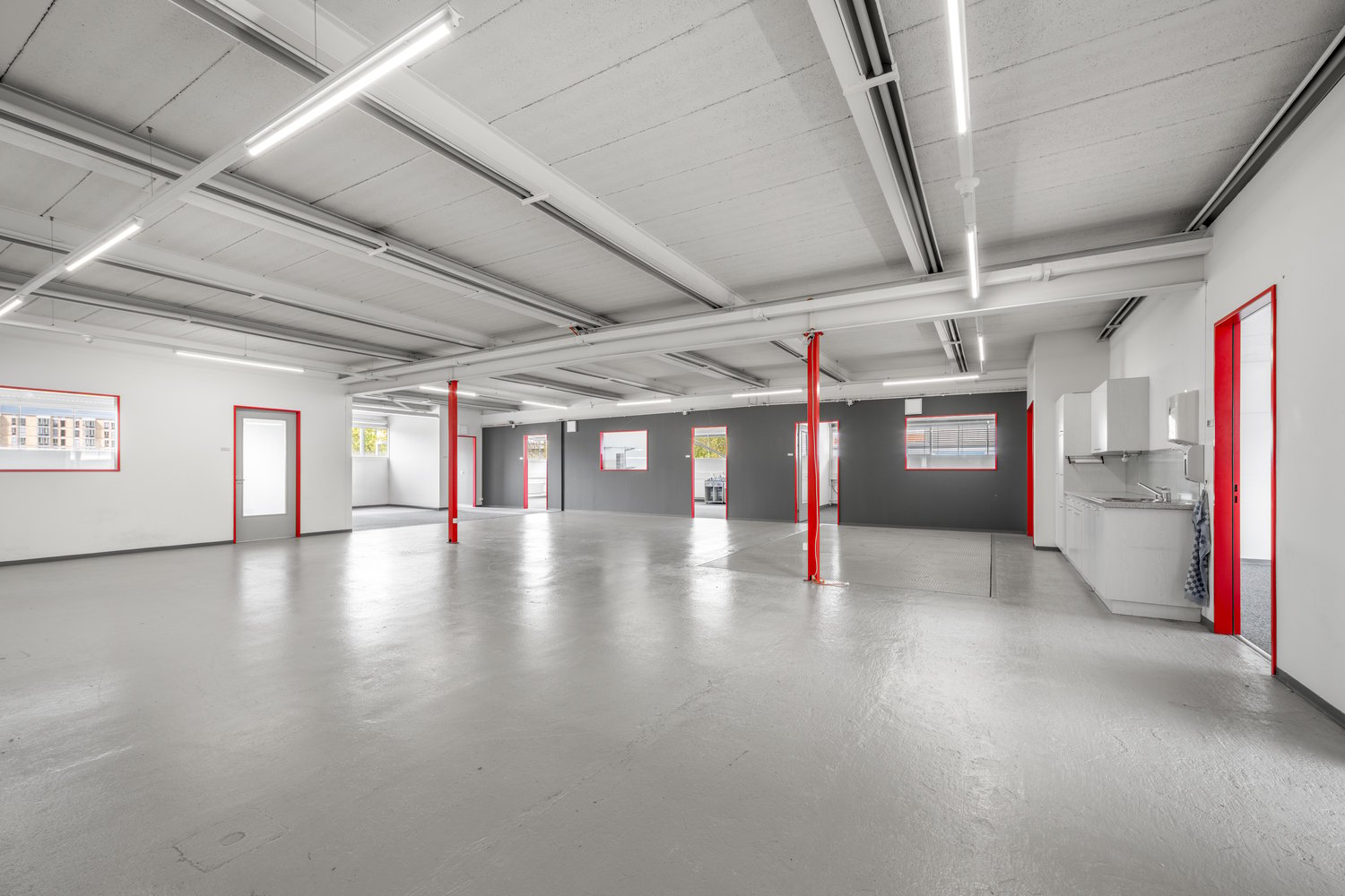 131m² commercial