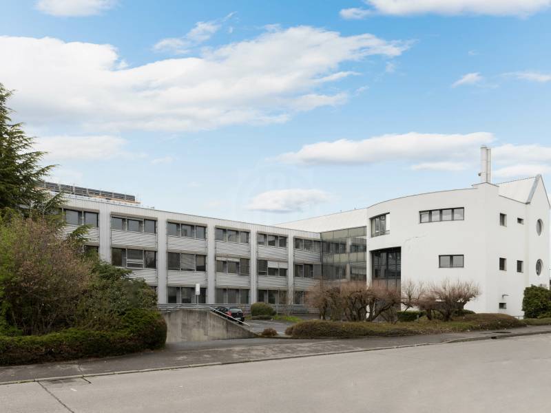 2810m² industrial object, photo 1 of 9