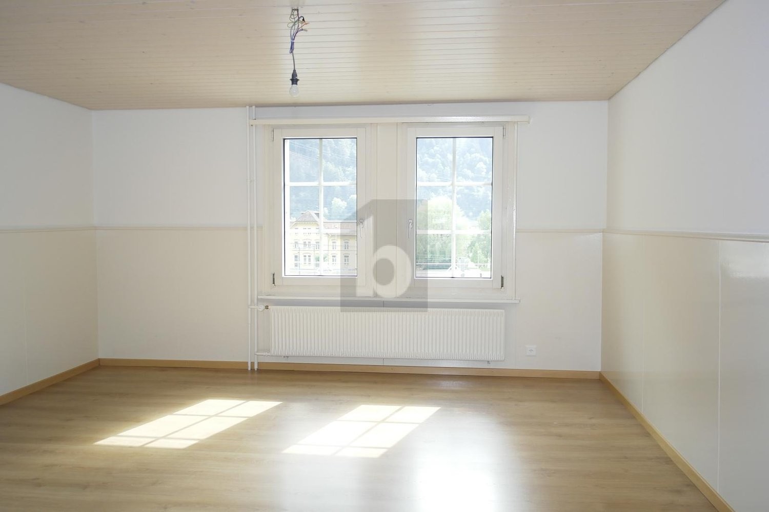 15 rooms multi family house