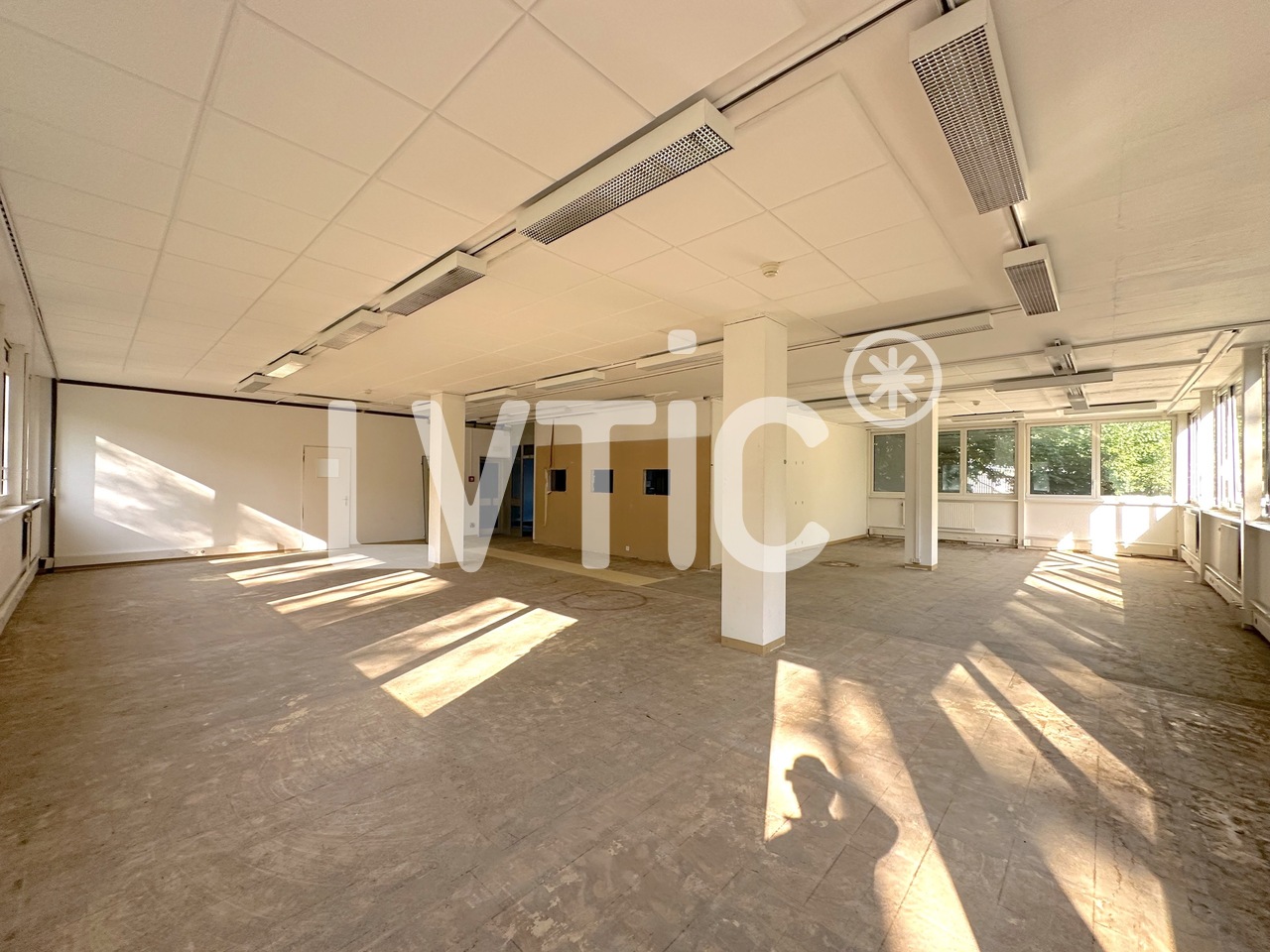 886m² atelier, photo 6 of 8