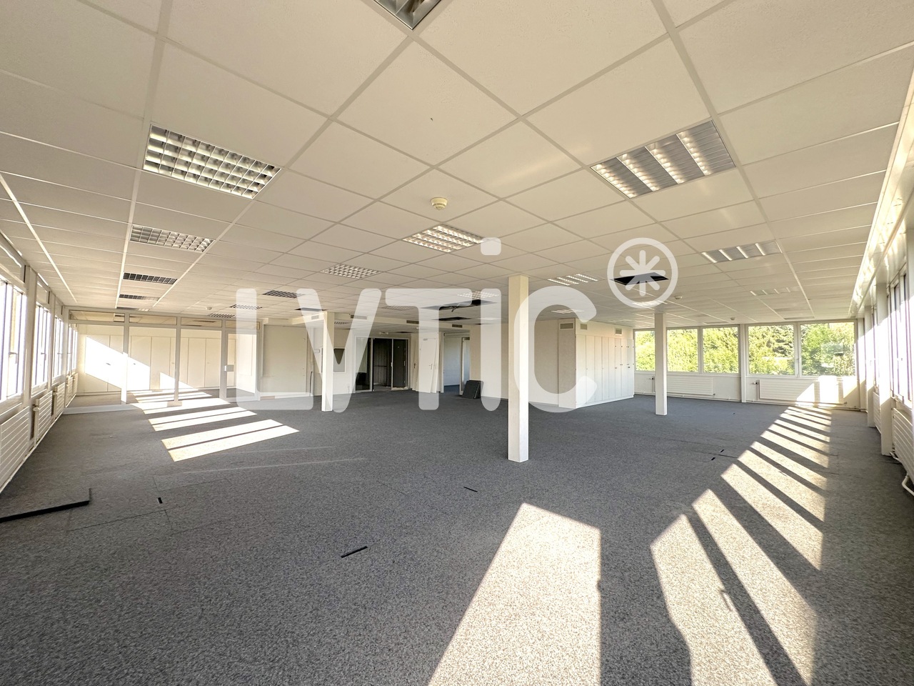 886m² atelier, photo 4 of 8