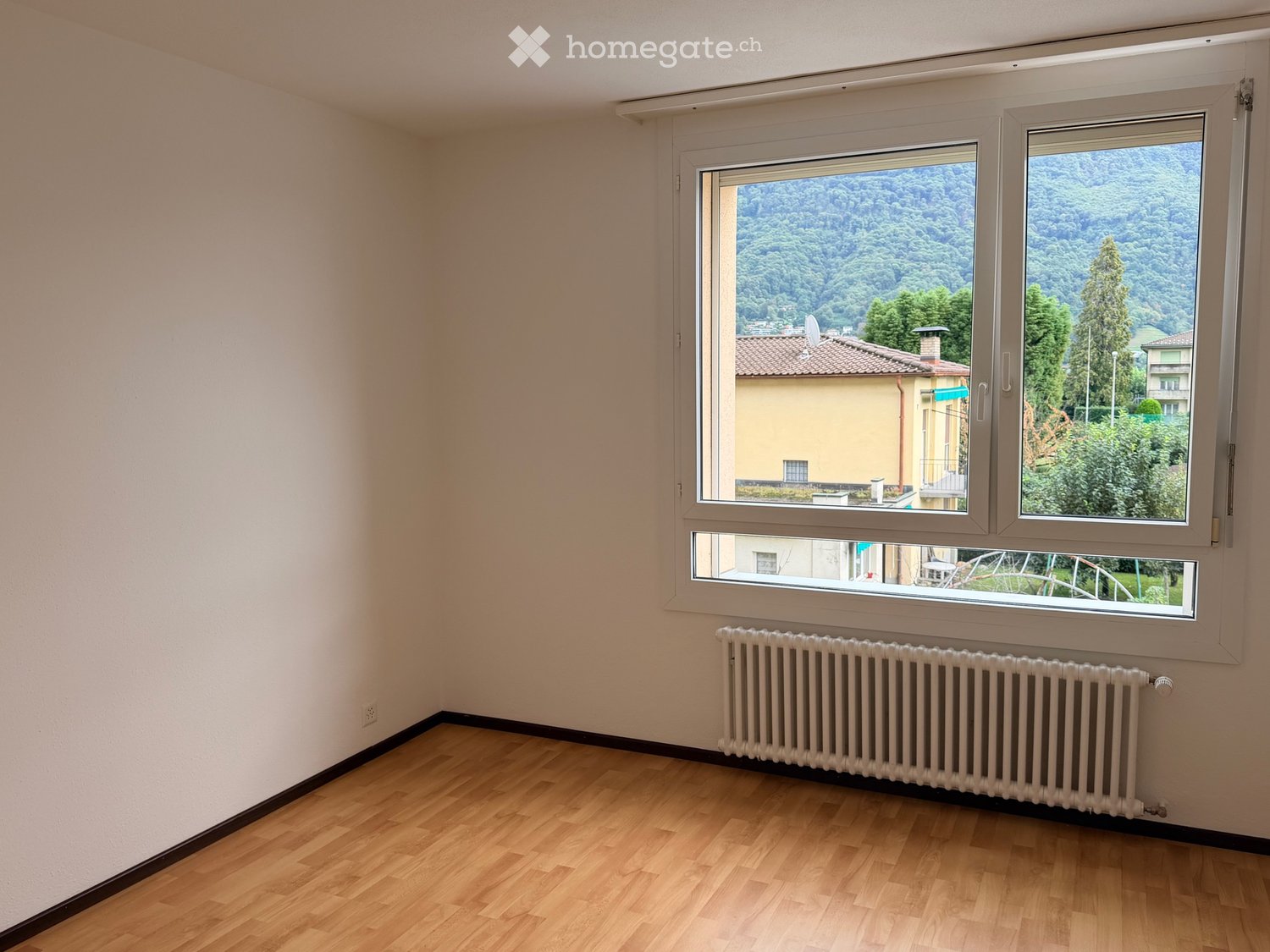 3 rooms apartment

3-room apartment for rent in a quiet building with an elevator consisting of only 6 apartments in Canobbio.
The same was renovated in August 2026.

The apartment is located just a few steps from all amenities (bus stop, bank, post office, pharmacy, kindergarten and elementary scho, photo 3 of 5