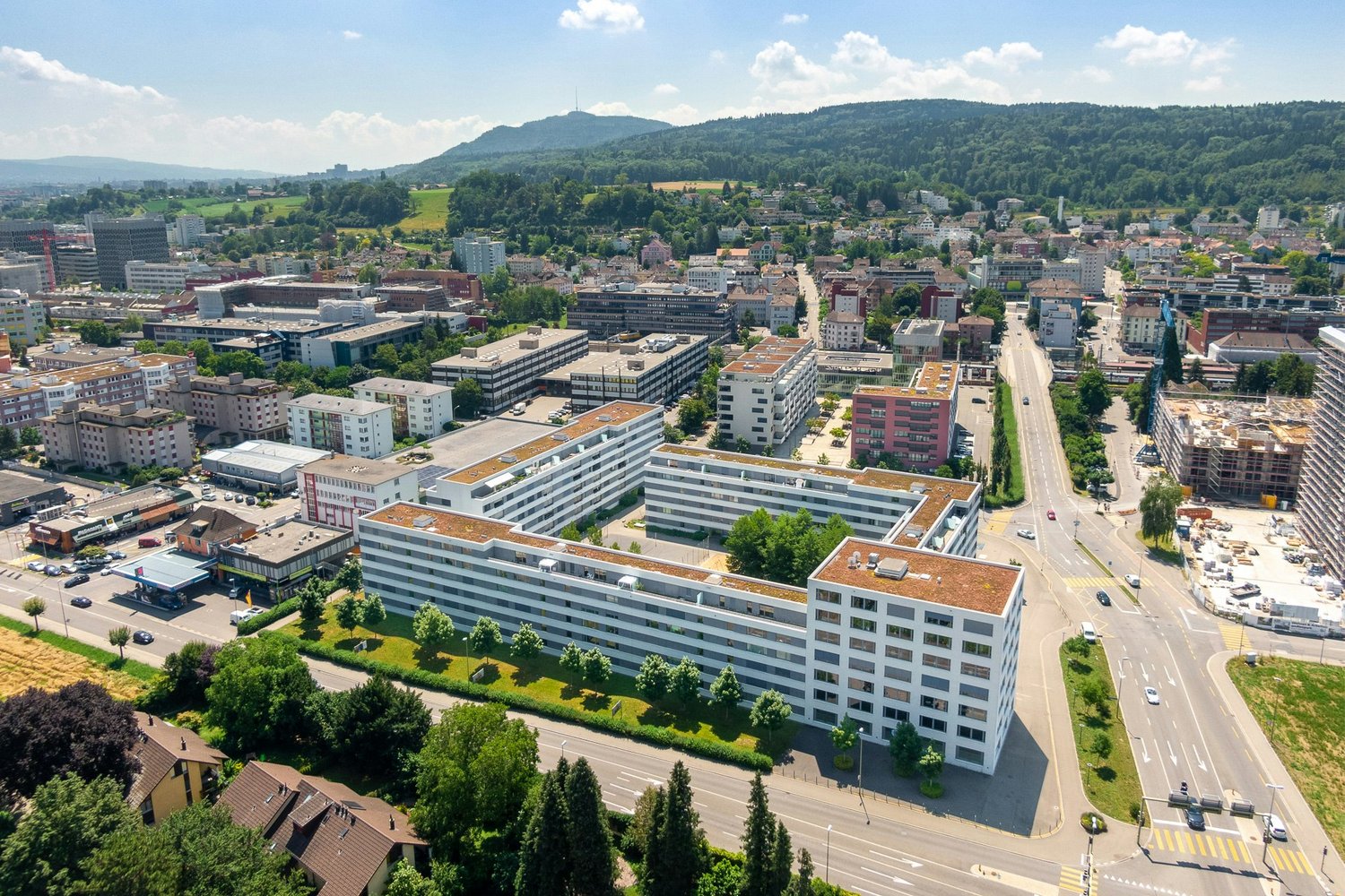 852m² office