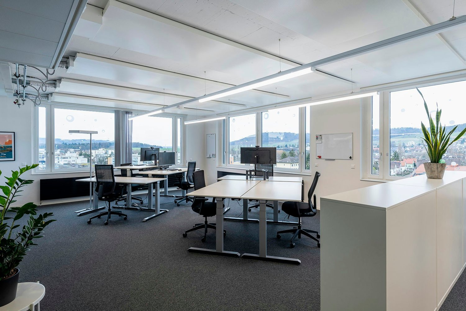 852m² office