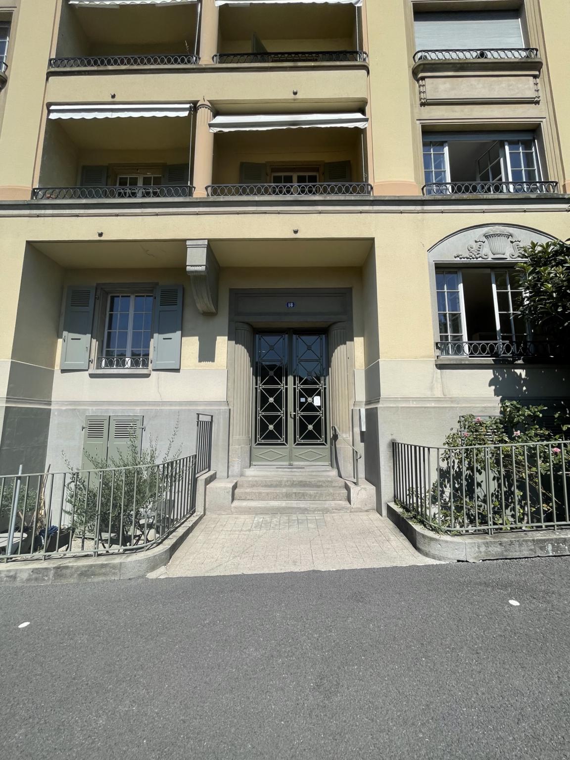 6 rooms apartment