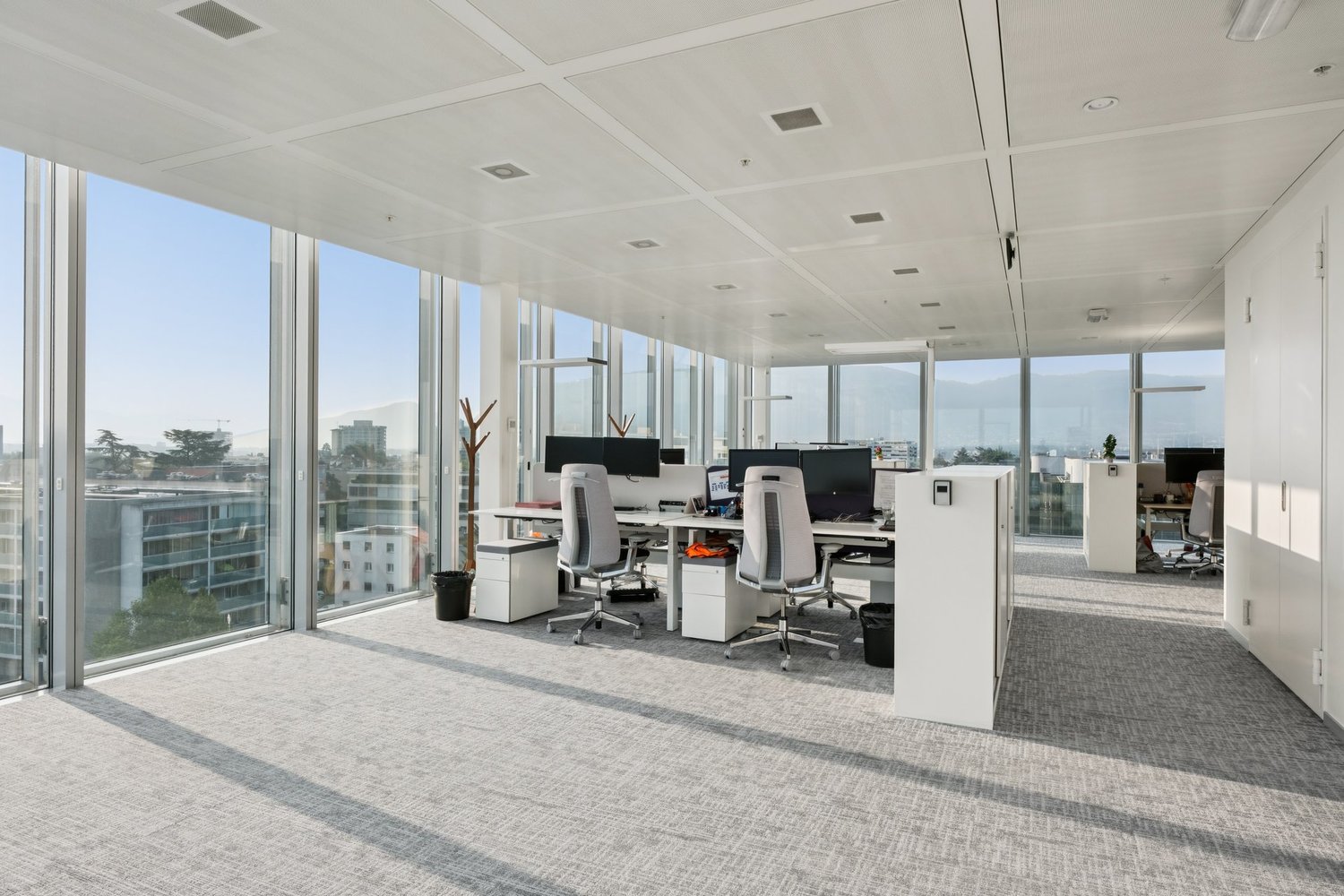 490m² office, photo 2 of 7