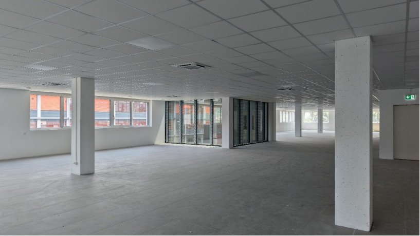 4350m² de local de stockage