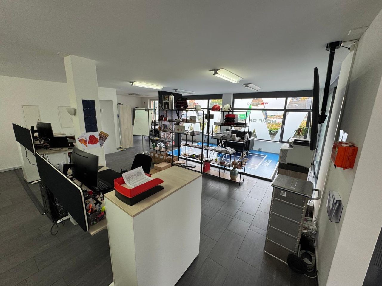 140m² commercial, photo 1 of 6