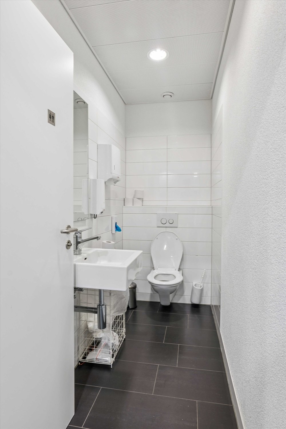 373m² office, photo 3 of 8