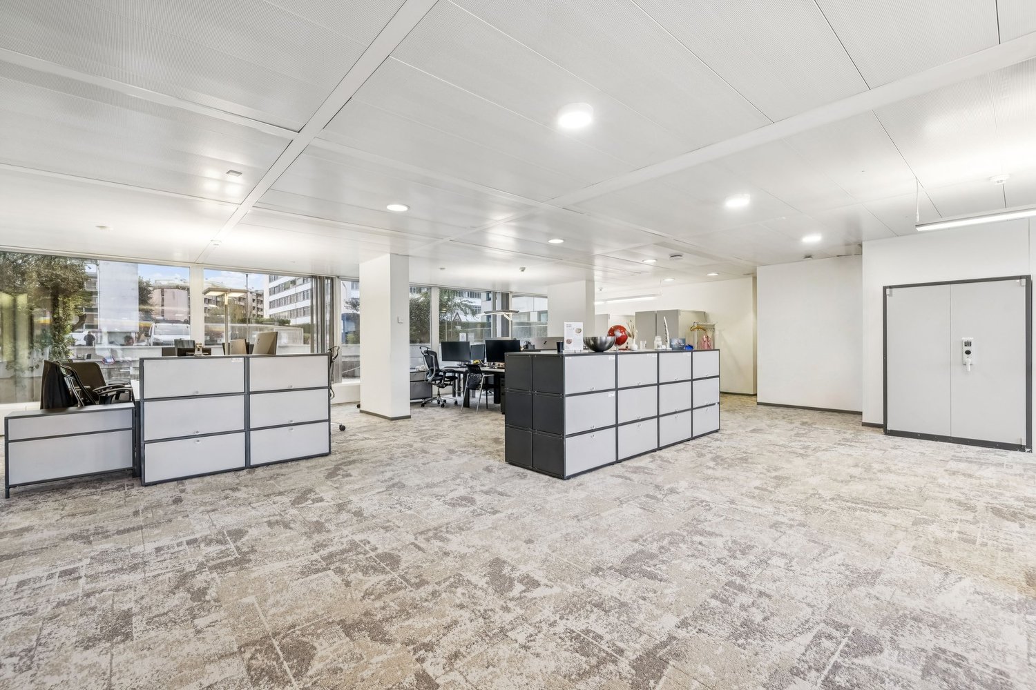 Office, photo 8 of 10