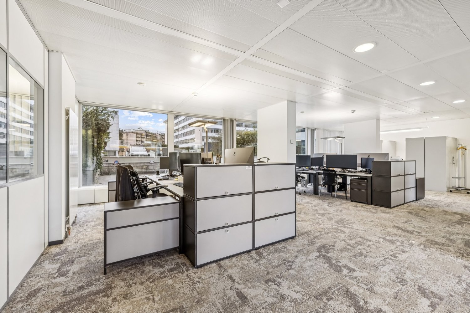 Office, photo 5 of 10
