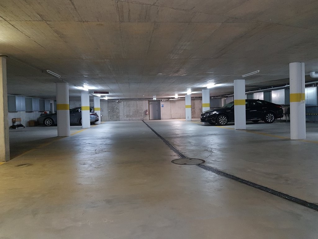 Underground slot, photo 3 of 3