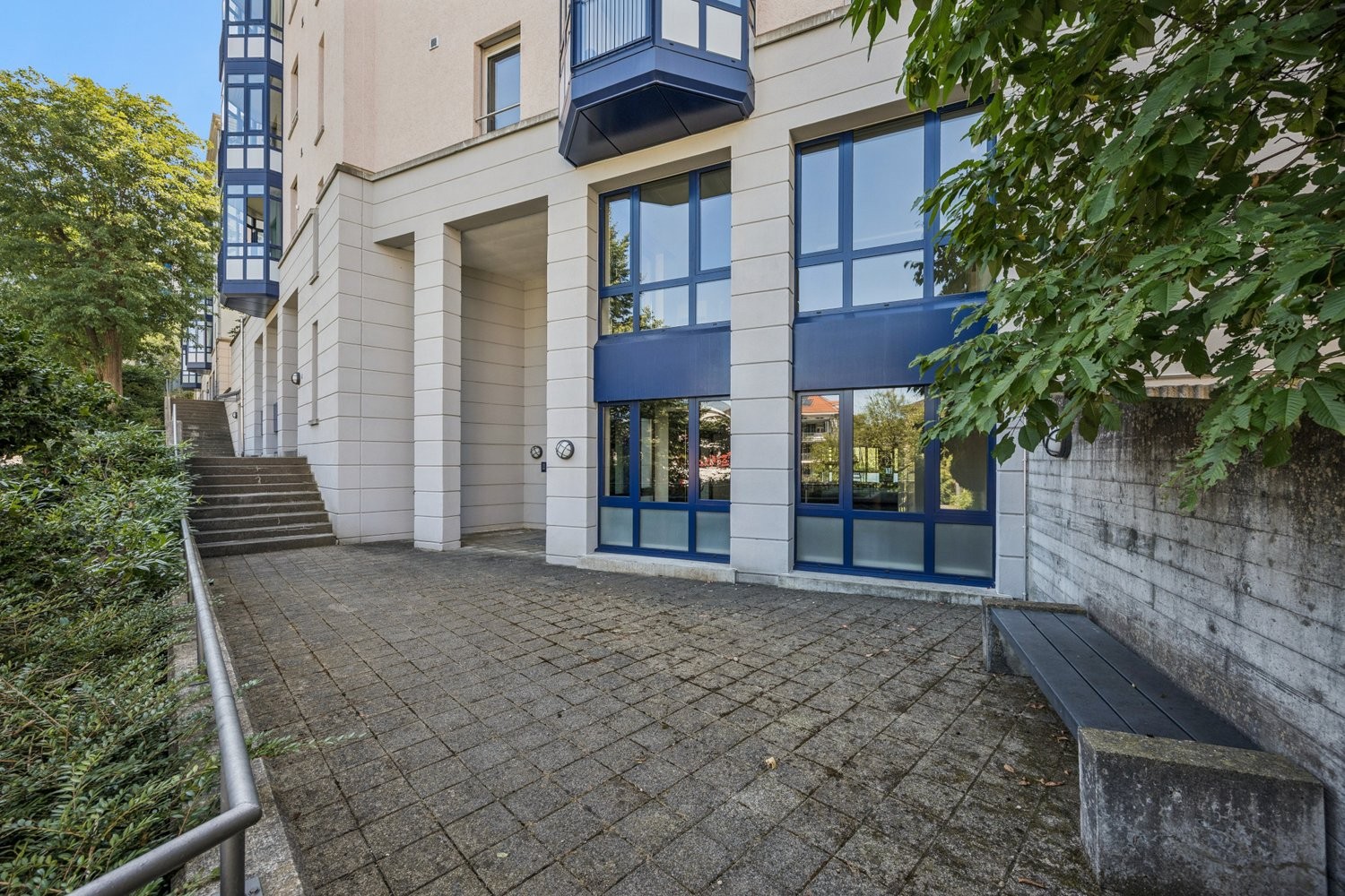 232m² commercial