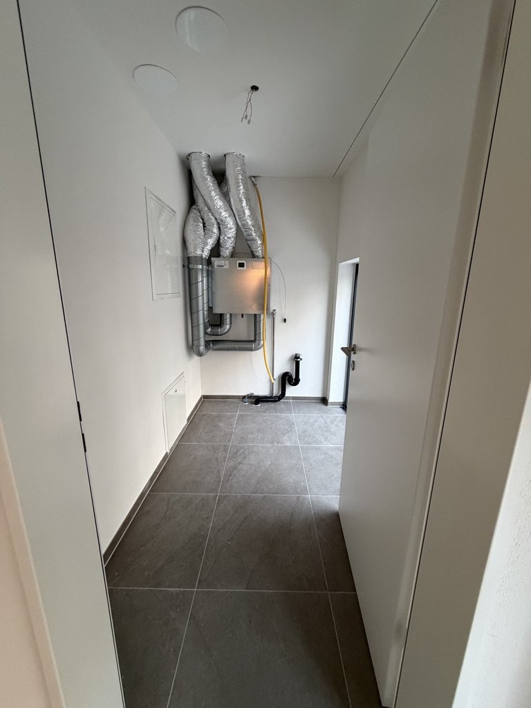 93m² commerciale