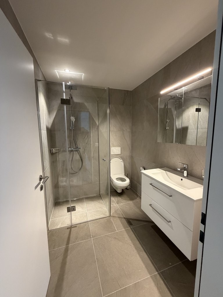 93m² commerciale