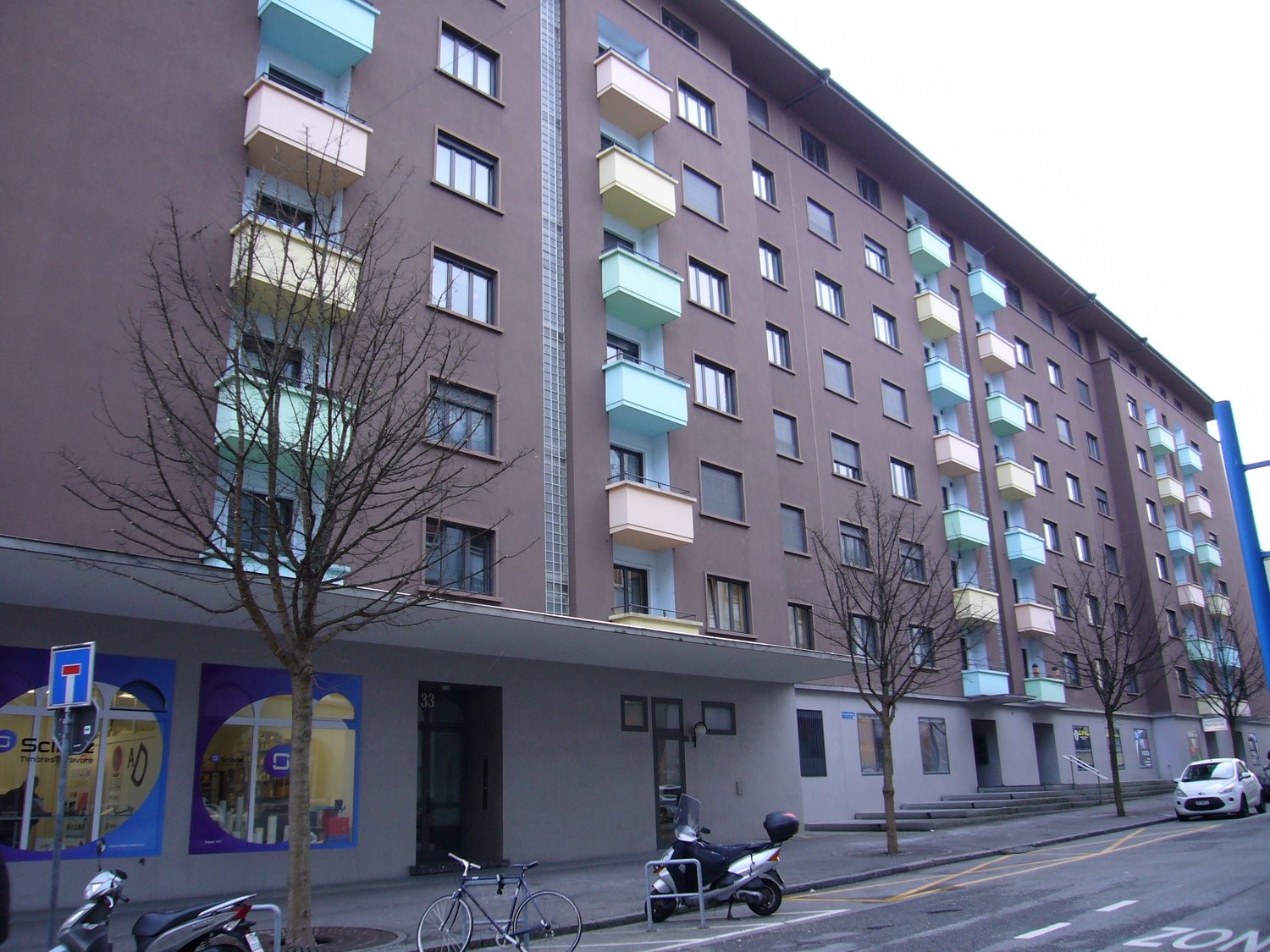 253m² Laden