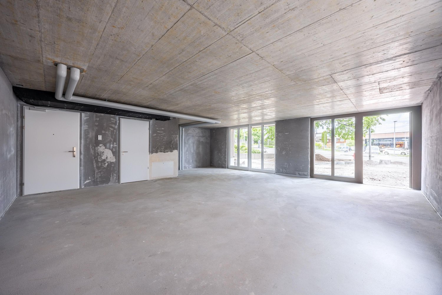 85m² office