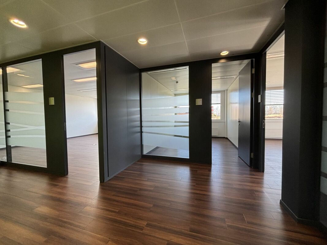 750m² office, photo 3 of 10