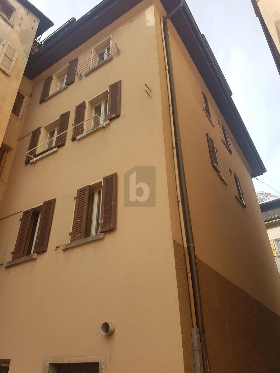 10 rooms multi family house, photo 2 sur 4