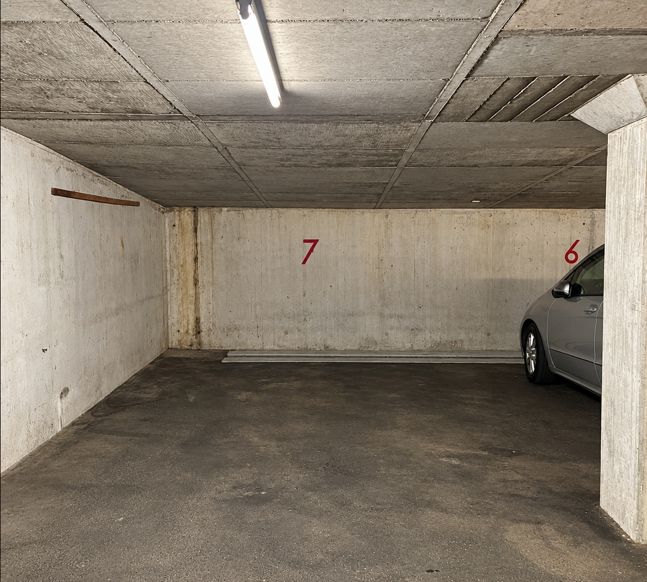 Open slot, photo 3 of 3