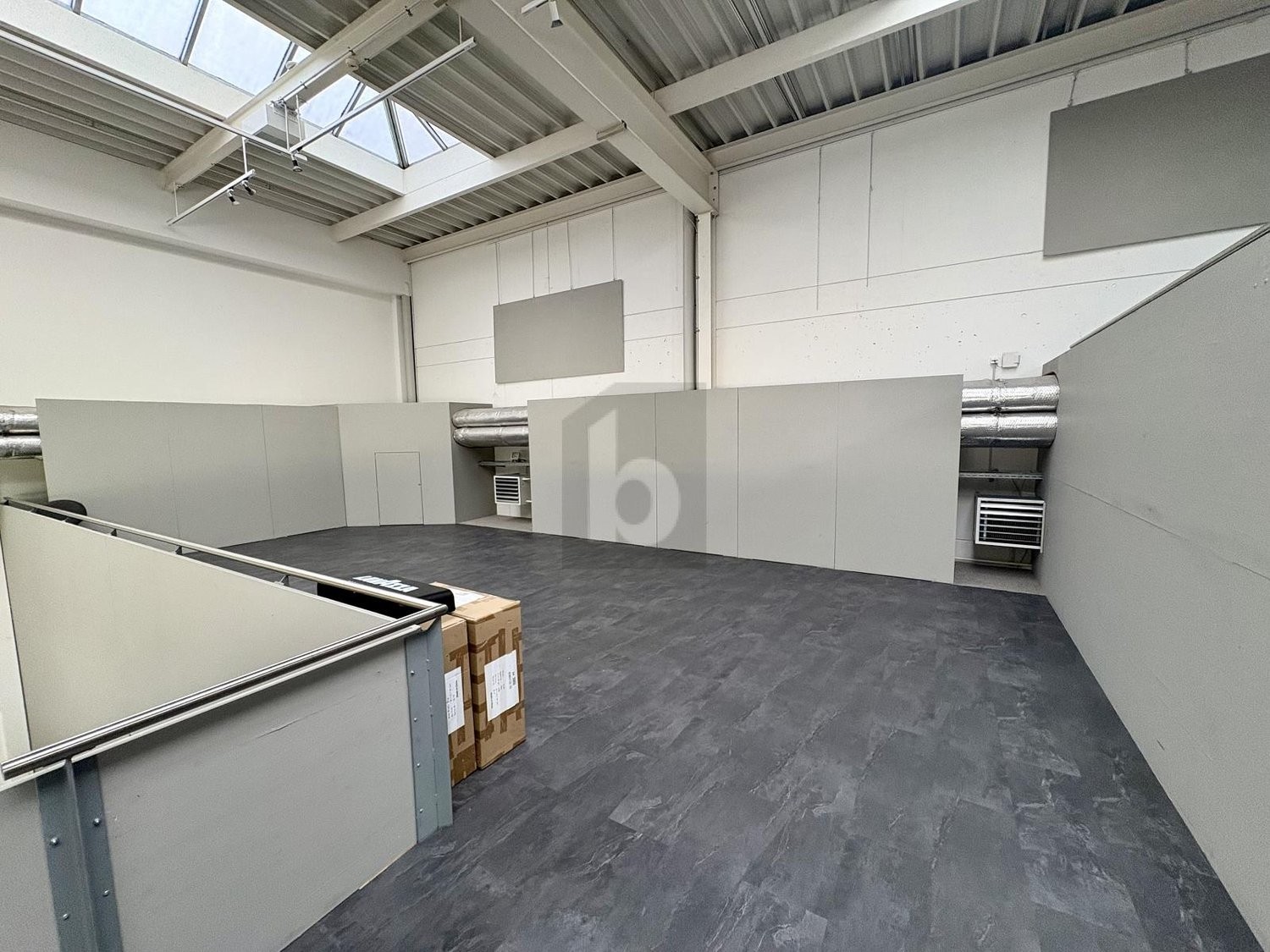 350m² industrial object, photo 4 of 4