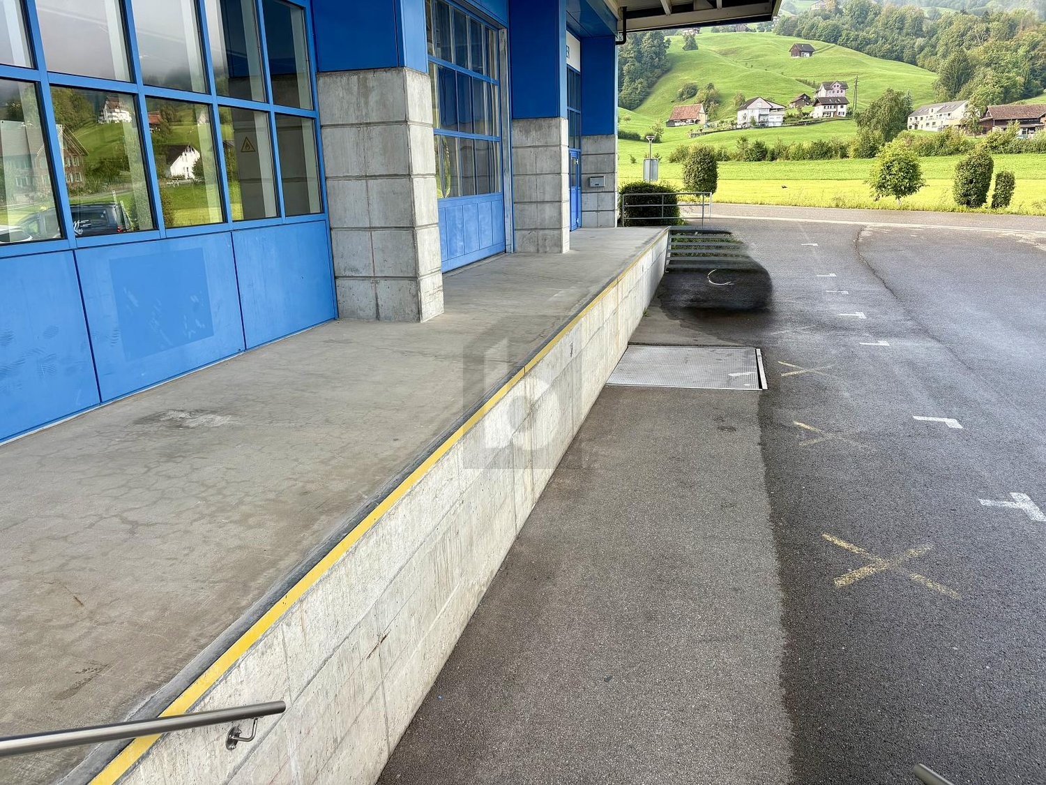 350m² industrial object, photo 2 of 4