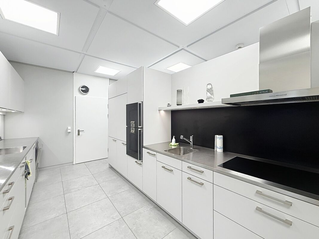 1238m² commercial