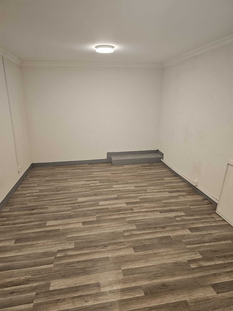 50m² storage room